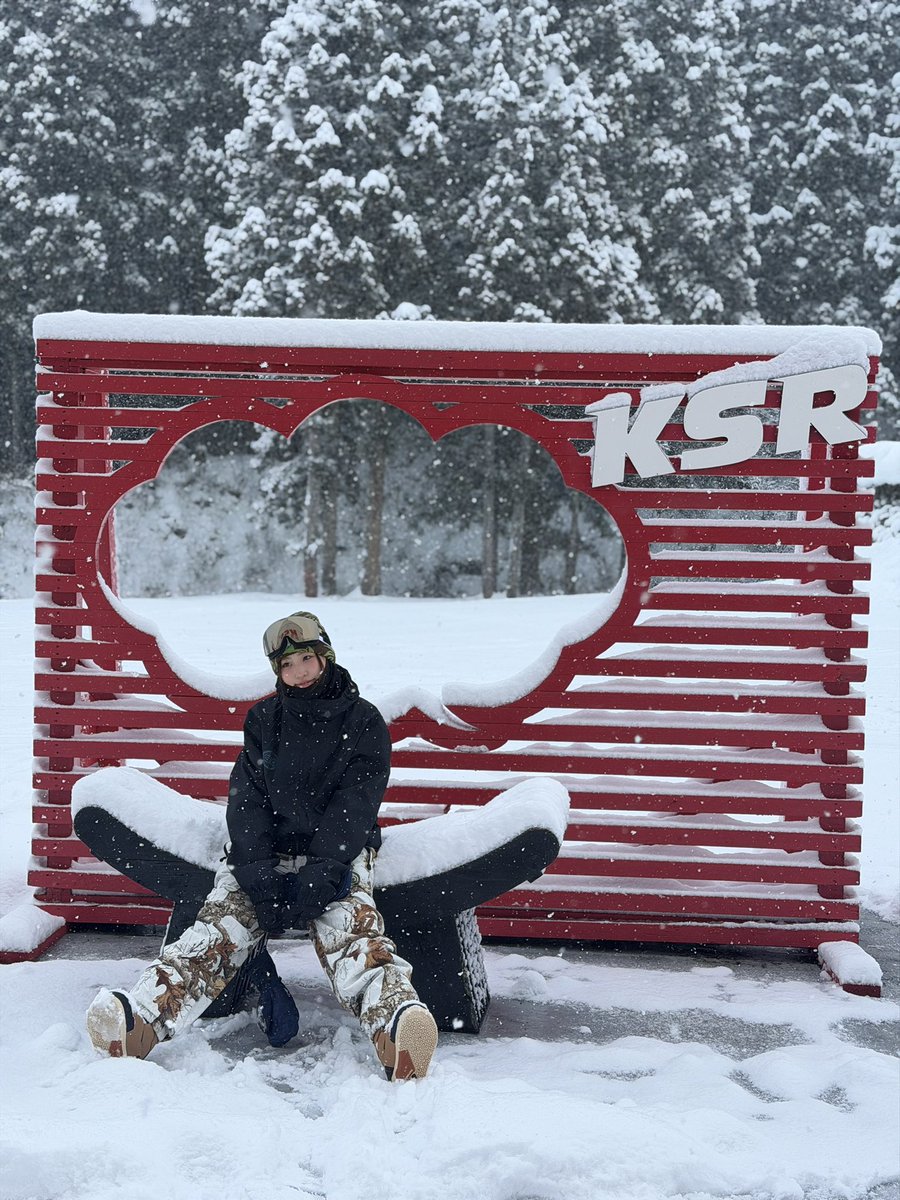 やっと! 
初いぐらーした♡
後味スッキリなのに炭酸効いてて
味絶妙で色んな味して楽しくって
まぁぢで美味かった!!
斑尾行ったらHOT飲まなきな♡

#いぐちコーラ
#いぐらー
#神立スノーリゾート
#最高な日
#親子でスノーボード