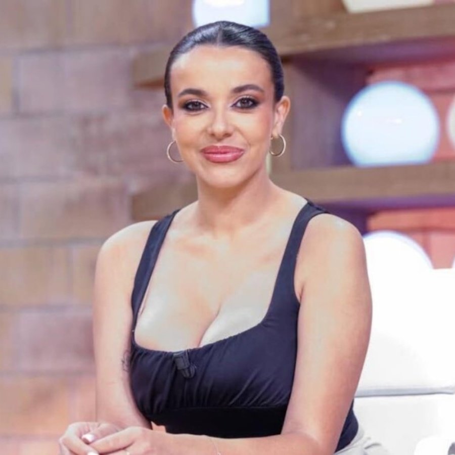 A esta le van a meter un día, más pronto que tarde, una querella que se va  a cagar patas abajo