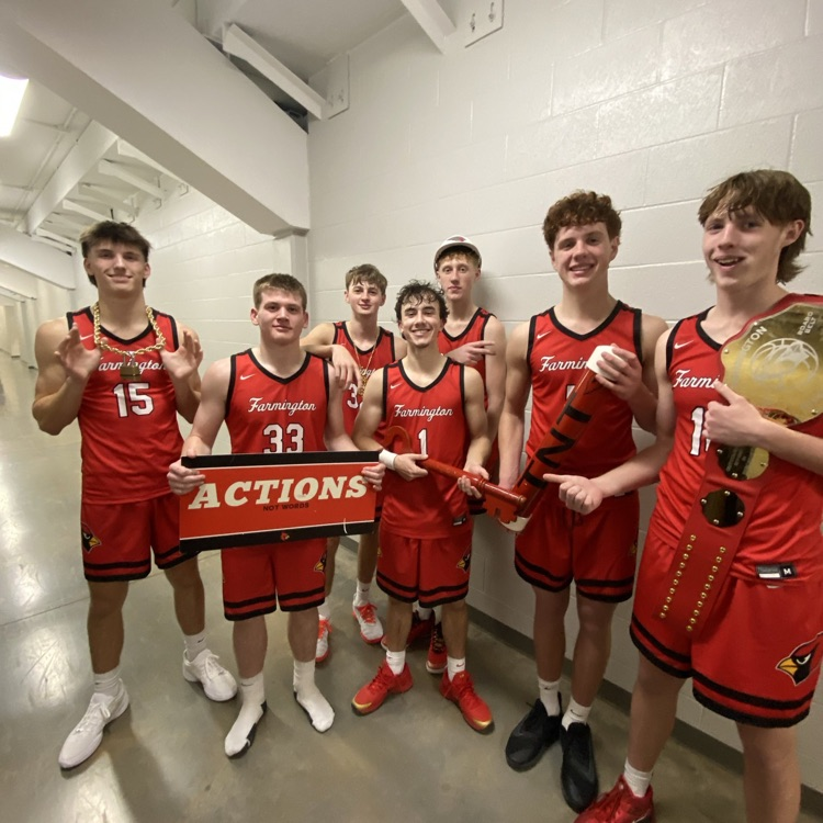 CardAthletics's tweet photo. Farmington Boys defeat Harrison 91-39 tonight on the road. Eli Schwartzman sets a single game assist record with 28 assists! #CardinalNation https://t.co/3RaZOSPXIo