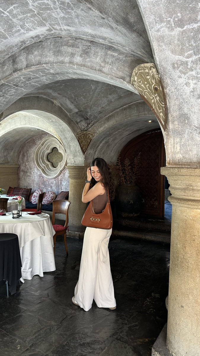 patsyalvaradoo's tweet image. El feeling de la Antigua me encanta tanto 🦢🌺🤎🐚🌟