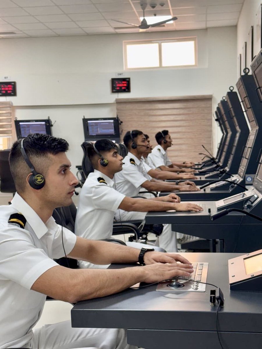 IN_NDSchool's tweet photo. Standards set, routines refined,
Training builds strength of skill and mind.
#WorkingWednesday #SkillsForLife 
#PreferredTrainingPartner
@IN_HQSNC https://t.co/xFE8kyt7QA