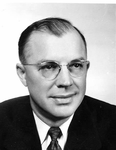 000000Chris's tweet photo. "President Roosevelt found it necessary to get the country into World War 2 to save his social policies."  

Eisenhower, Milton. Speech, University of Kansas City, 14 May 1944. https://t.co/ZZZzuHyB7i
