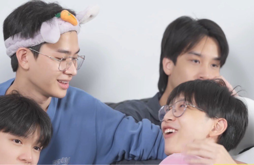 benliny_bus12's tweet image. 9 นาฬิกามาตั้งนานแล้ว