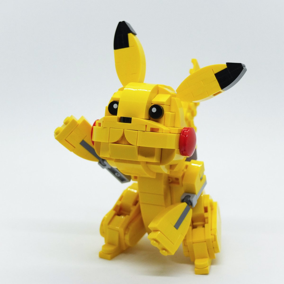 BrickDinosaurs's tweet photo. わたしがつくったピカチュウとイーブイを再掲させていただく！ #LEGO https://t.co/T8BCJ08K5O