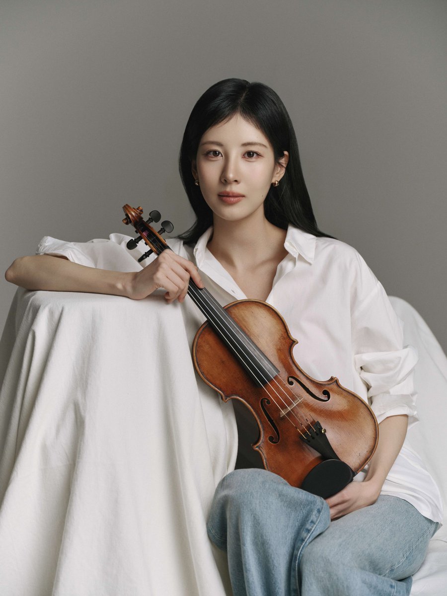 seohyuncentric's tweet image. Please support this most talented and admirable woman on her debut as a classical musician in march!