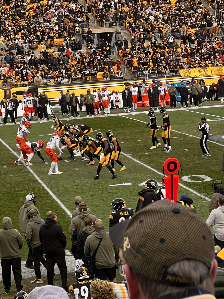 nicoleplaz's tweet photo. Just like that , it’s a wrap! Couldn’t be happier w/ how my boys did this season. No , not every game was perfect. Experiencing a game in person for the first time is surreal. Biggest highlight by far was #51 getting his time to shine this year. 🤙 @nickherbig_ #SteelersNation https://t.co/EjuqiK9roI