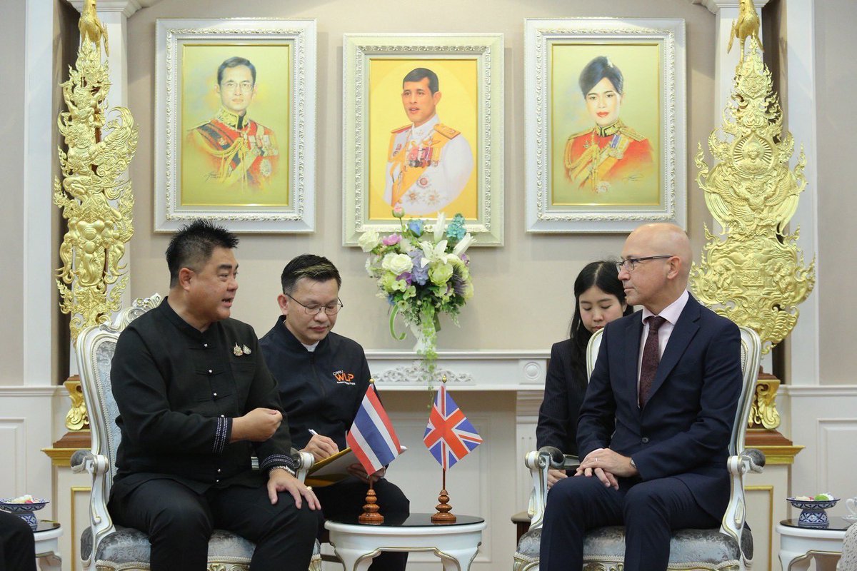 markgooding's tweet image. A productive meeting with Governor Choocheep in #ChiangRai on tourism and economic growth to celebrate #UKThailand170 diplomatic relations  
  
ผมได้พูดคุยกับคุณชูชีพ ผู้ว่าราชการจังหวัดเชียงราย เรื่องการท่องเที่ยวและการเติบโตทางเศรษฐกิจในโอกาส 170  ปีความสัมพันธ์ 🇹🇭 🇬🇧