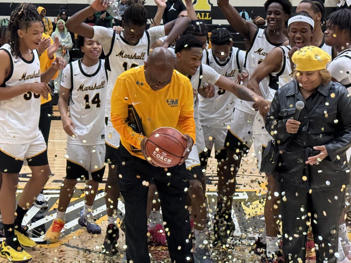 FBISDAthletics's tweet image. Congrats to Marshall Head Coach Ronnie Courtney on his 800th career win. We are so incredibly proud of you!