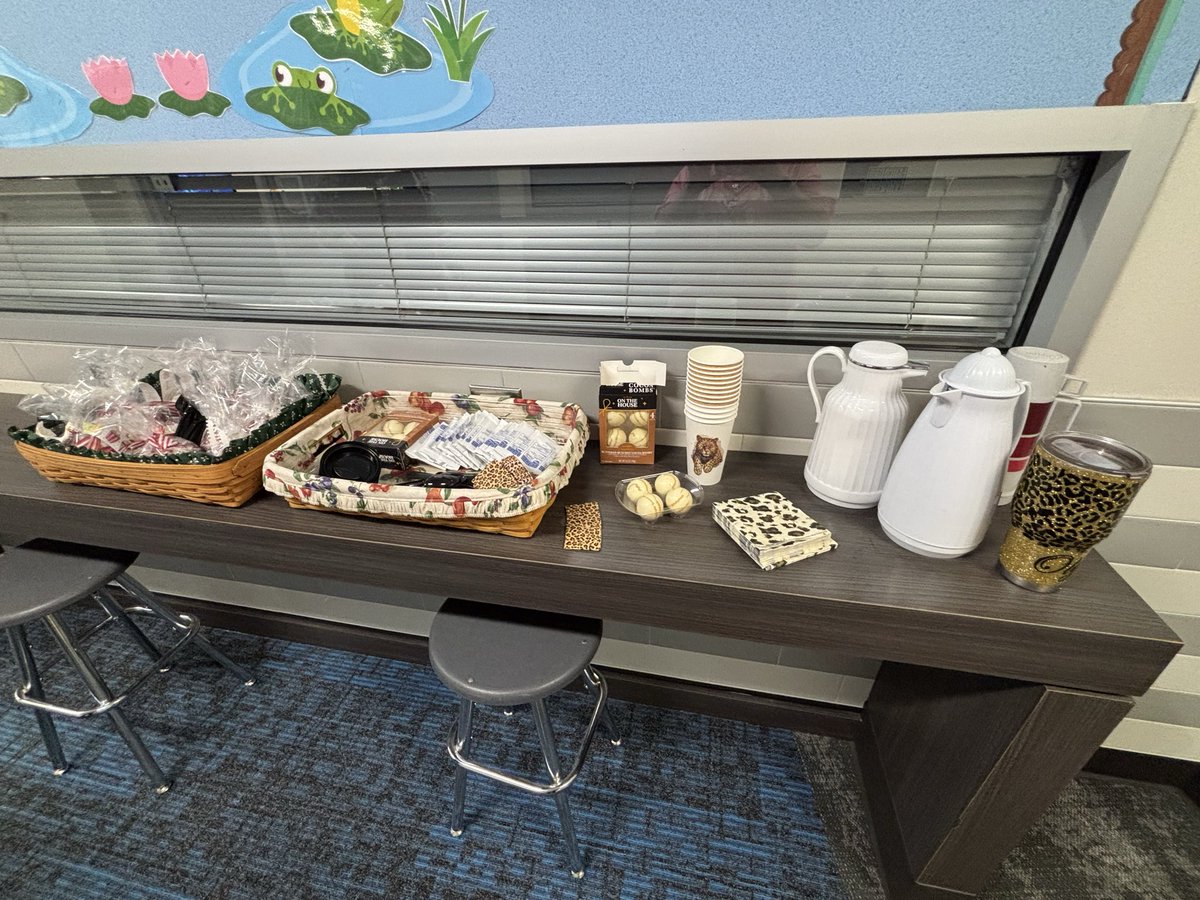 Thank you so much Mrs. Olga Leonard for the sweetest treats today! #feelingsoLoved #bestnamesake #oleleopards <a href="/OLE_Leopards/">Leonard Elementary</a>
