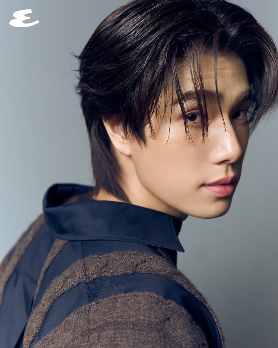 phuwintrendwave's tweet image. “ No matter what role if it is actor, singer, or idol, I want every piece of my work to be something that, when people see it, they go ‘wow.”

— Phuwin Tangsakyuen 2026

#EsquireINTERVIEW #phuwintang #ปอนด์ภูวินทร์