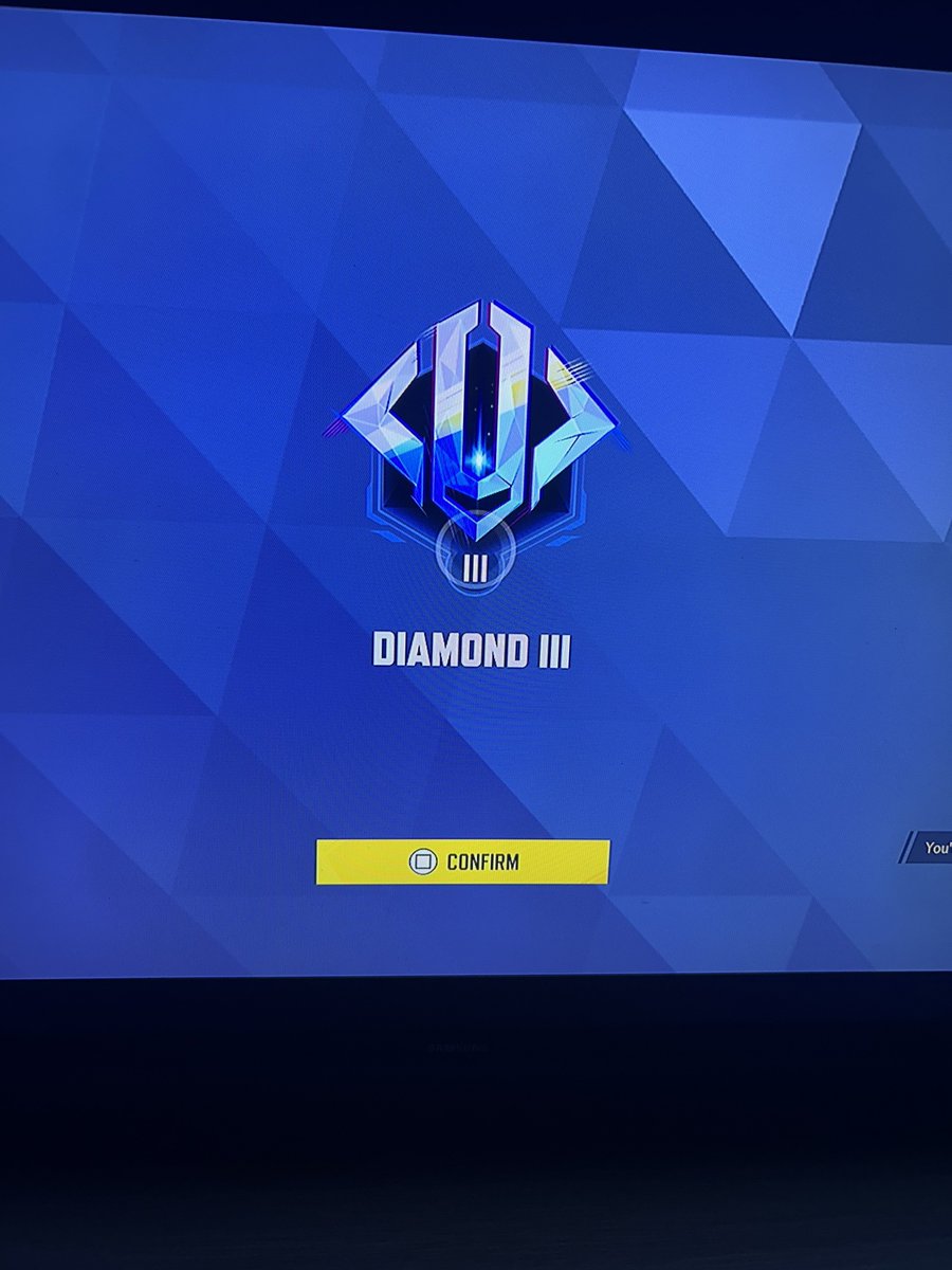 corpsecomet's tweet image. OMGGGG IVE BEEN HARD STUCK PLAT FOR SO LONG IM SO HAPPY YAYAYAY watch my first game derank me