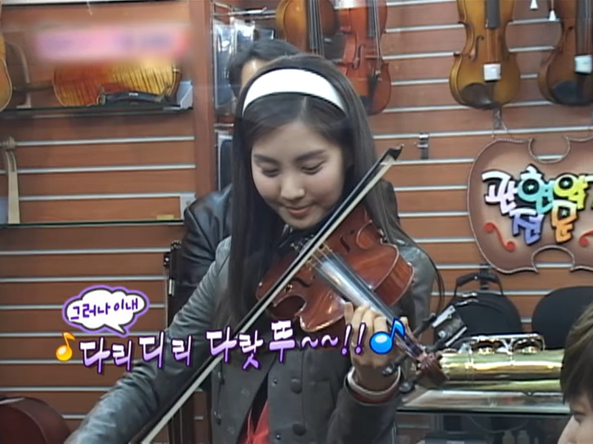 niccha000's tweet image. • ซอฮยอนเรียนไวโอลินตั้งแต่เด็ก!!! คุณแม่ของเธอเป็นครูสอนเปียโน ดังนั้นเธอเคยเล่นทั้งเปียโนและไวโอลินมาก่อน เธอบอกว่าครั้งนี้เธอเรียนไวโอลินเพราะไม่ได้เล่นมานานแล้ว
• Csárdás ภายใน 5 เดือน? สุดยอดมาก
• ฉันไม่แปลกใจเลย ถ้าเป็นซอฮยอน เธอเก่งอะไรหลายๆ อย่างได้ถ้าตั้งใจฝึกฝน