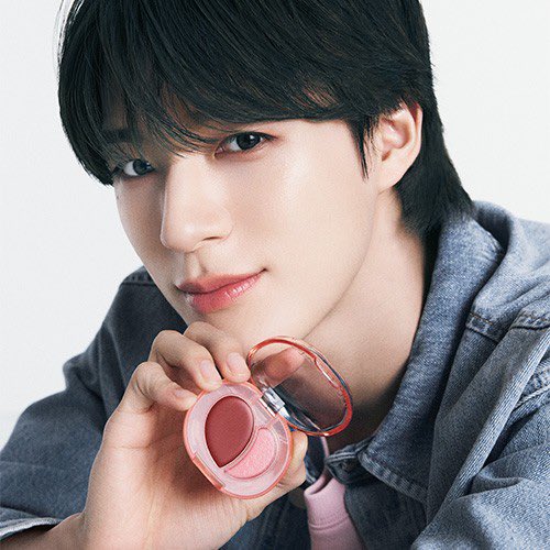 jamong1323's tweet image. A’pieu 어퓨 제노💙

과즙팡 무드 블렌딩 립앤치크밤