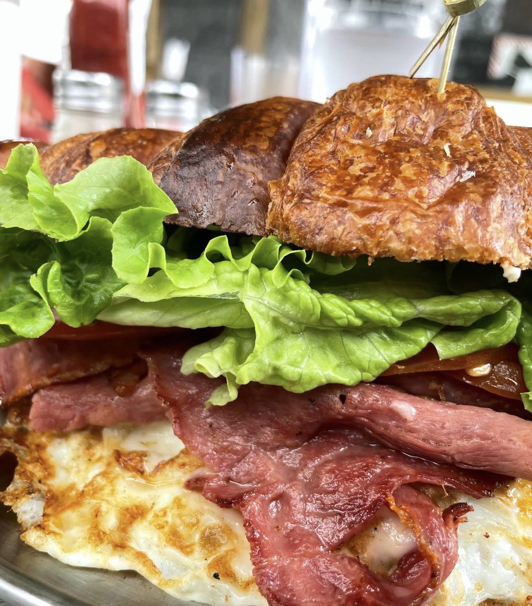 MarcNixon24's tweet image. Ronny’s Bistro in Maple Ridge served dinner to Pierre Poilievre

The owner got ambushed

One-star review bombs. Slander. Boycott talk

A single mom trying to run a small business became political collateral

LEFTIST have no shame

I’m going to support them. You should too.