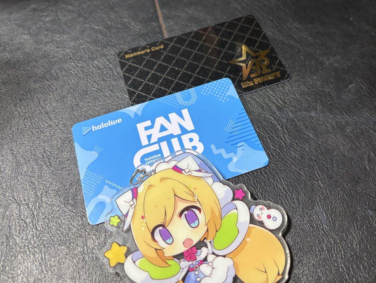 ファンクラブ会員証が届きました！ B'zパーティーの会員証と並べて飾