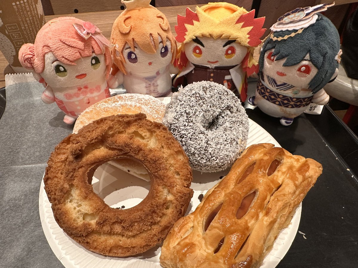 ミスドのドーナツビュッフェに行ってきた
甘いものいっぱい食べて幸せだけどちょっと食べ過ぎたかも😮‍💨 