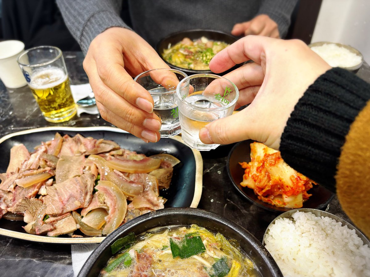 경기도와 이재명의 비서 배소현을 상대로 한 소송에서 승리를 거둔 김성훈 변호사님과 소소한 축하파티! 

2026년의 시작, 느낌이 좋습니다!