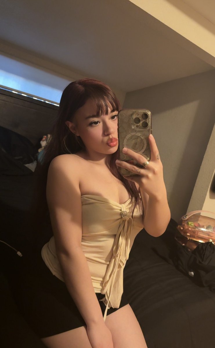 lexibenji_'s tweet photo. 🍒🍒 #Latina #gueritas #petite #porquequiero https://t.co/cd7SM1X2gk