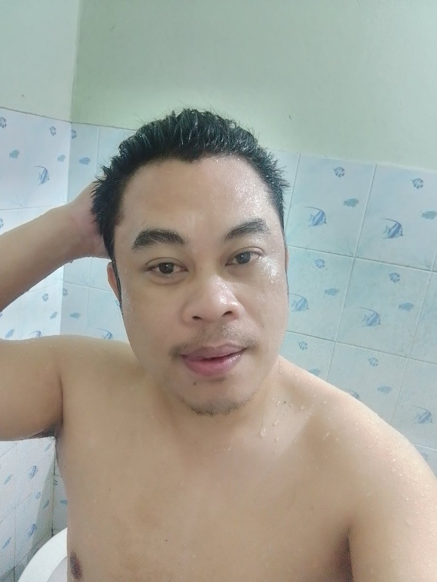 aretitang's tweet photo. ตื่นล่ะ อาบน้ำกัน https://t.co/NDEawwiPRz