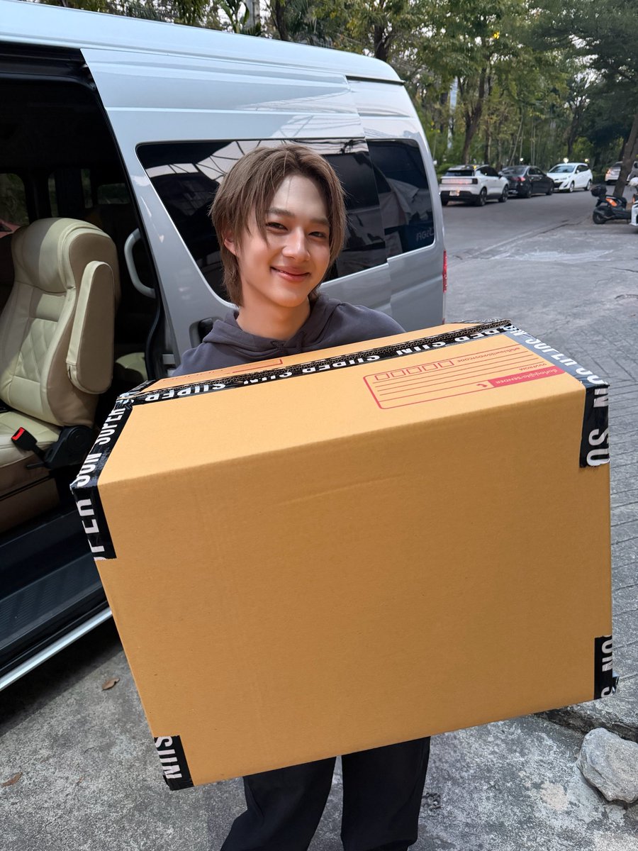 zee_pruk's tweet image. ถึงมือ CEO ตัวจริงแล้ว! ต้องชอบแน่ ๆ เอาไปใส่ เผื่อคิดถึงกันบ้างนะหนูคนงาม อิอิ