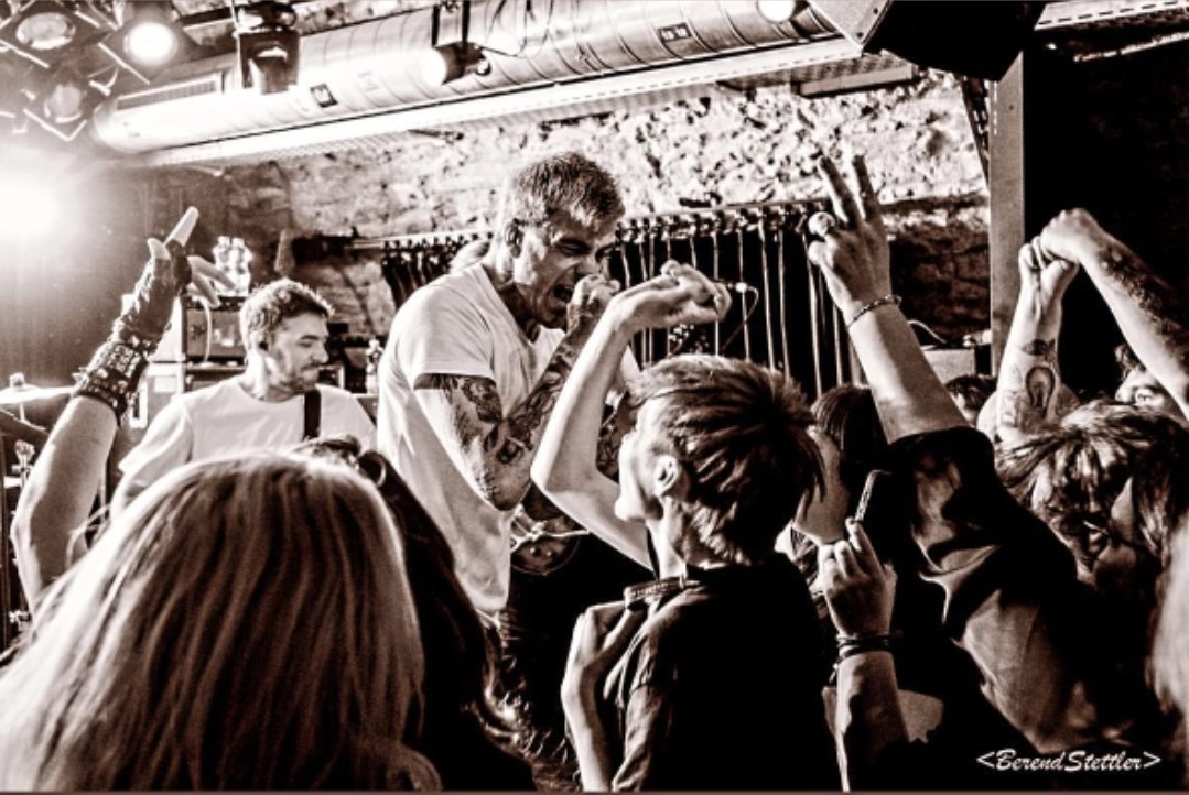 tim every hour 🎸 (@hourlytimpayne) on Twitter photo 