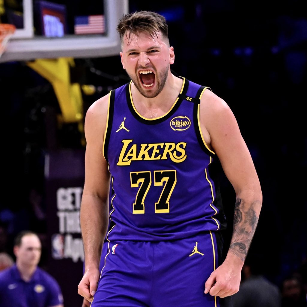 LakeShowYo tweet media