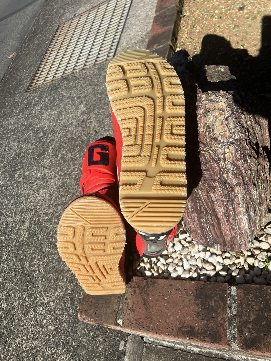 修理ビフォーアフターです！ こちらはトライアルブーツ『バランス