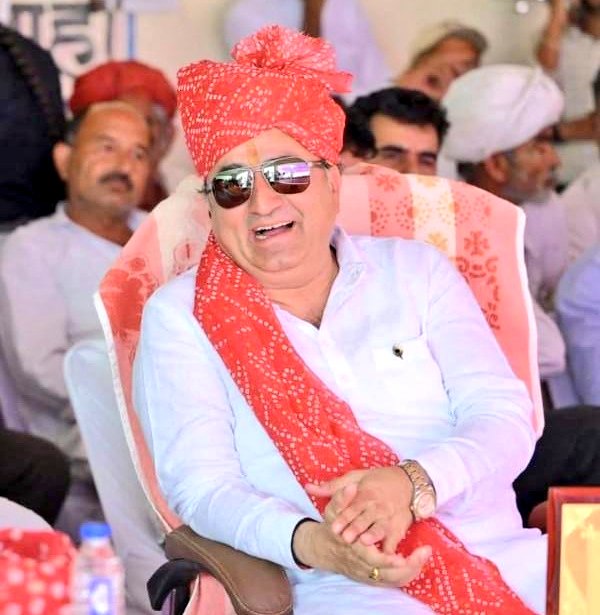 मंत्री साहब का स्वैग और रूतबा बरकार रहेगा...🔥

मंत्री साहब माननीय श्रीमान के के बिश्नोई ने संपूर्ण राजस्थान के कांग्रेस को मारवाड मे आने पर मजबूर कर दिया...

धोरीमन्ना के लोग बालोतरा जिले मे शामिल होने से खुशियाँ मना रहे है लेकिन कांग्रेस के नेताओ को परेशानी हो रही है...