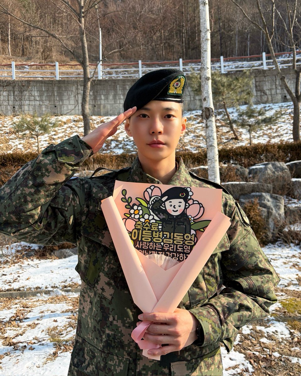 melodichoney's tweet image. Doyoung in military

- company commander  
- top trainee in hard division 
- inje specialty products raffle winner

gokil banget, so proud of you doyoung 👏🥹