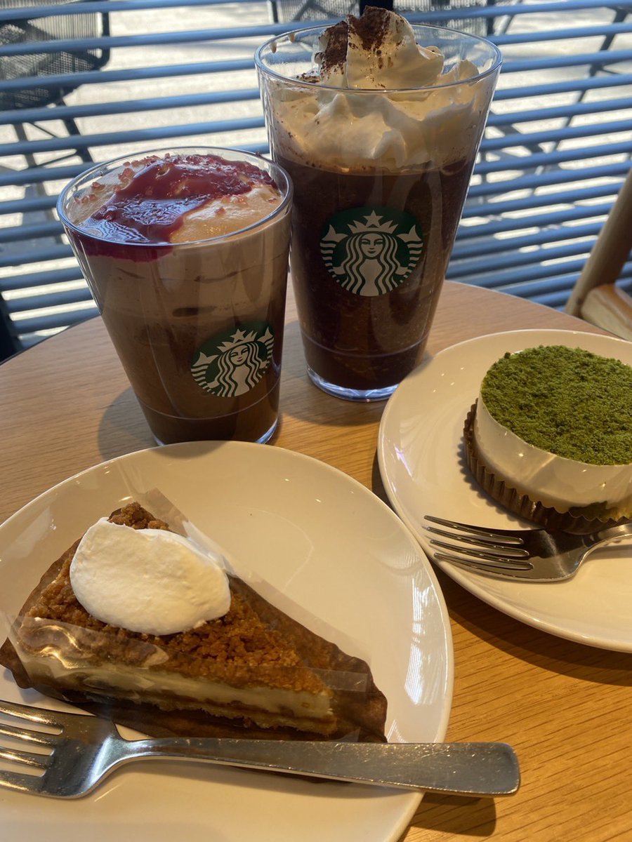 ALIVEApex1's tweet photo. スタバ！！ https://t.co/URLympTJmG