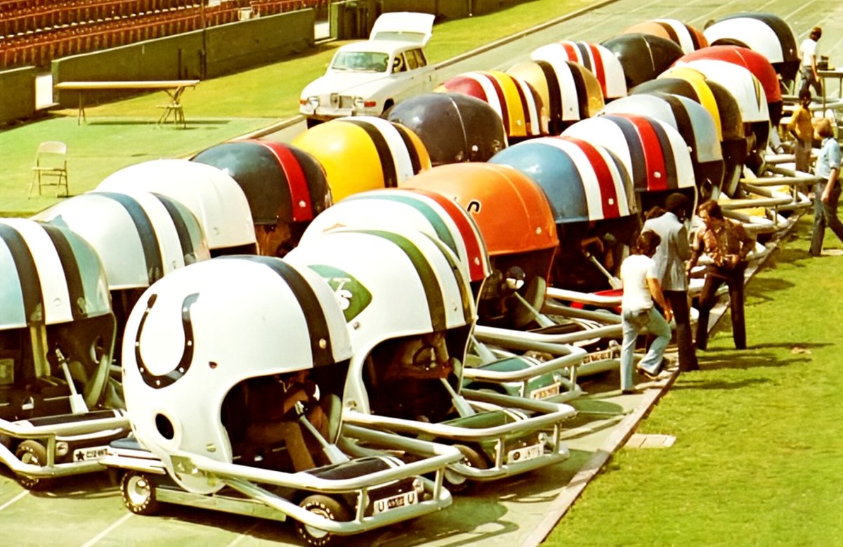 KevG163's tweet image. Fleet of NFL helmet carts ready for action at Super Bowl VII in Los Angeles

January 14, 1973