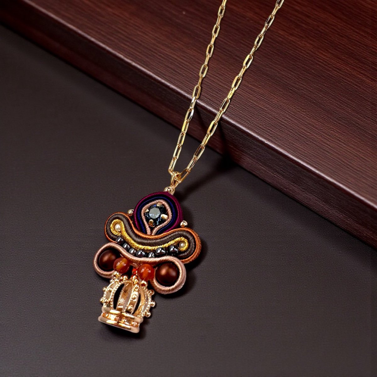 OohlalaSoutache's tweet photo. 「戴冠」

#ソウタシエ #soutache https://t.co/ZwTDWqdzuk