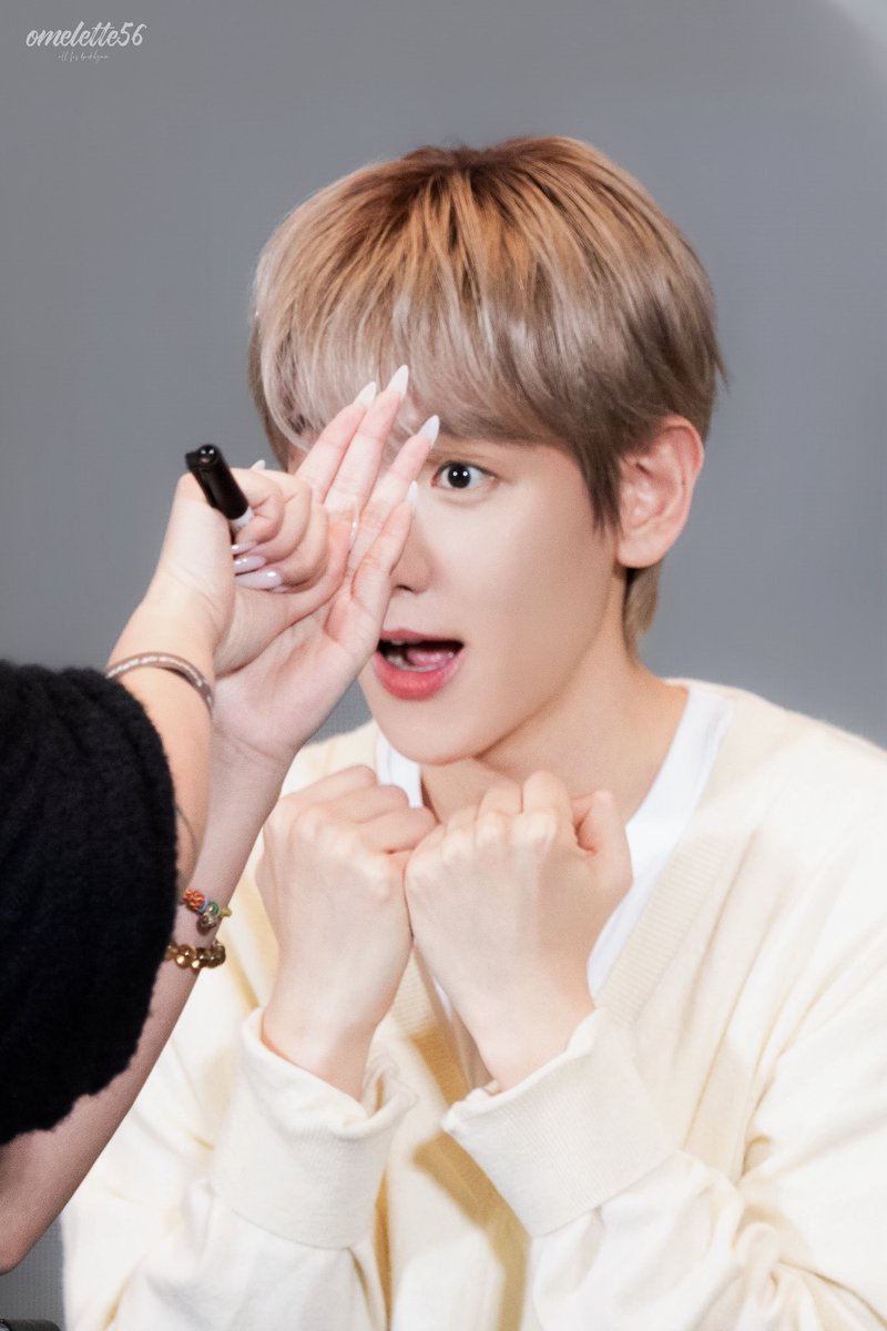 whiiite4's tweet photo. 251129
yizhiyu fan sign event
백현아 보호～

 #백현 #BAEKHYUN #ベッキョン 
#边伯贤 @B_hundred_Hyun https://t.co/6ZCupXxnf4