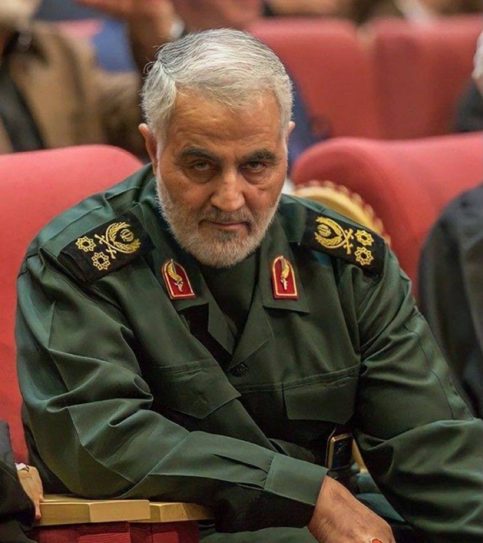 یہ وہ آدمی ہے جو کہتا تھا کہ اگر امریکہ اور اسرائیل کے توسیع پسندانہ عزائم کے سامنے کوئی کھڑا نہیں ہو گا تو وہ ایک کے بعد ایک ملک پر حملہ کریں گے، وسائل پر قبضہ کریں گے، لہذا ان کو روکنے کے لئے ہم سامنے آ گئے۔ 

واقعی یہ آدمی ٹھیک کہتا تھا۔ کاش اب بھی مسلم دنیا کے حکمران سمجھ