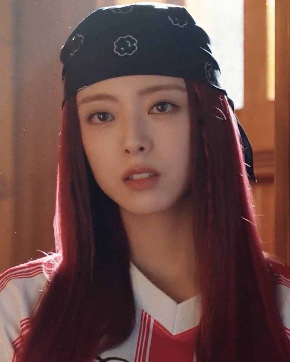 statsofshinyuna's tweet image. [UPDATE]

#YUNA and Park Shin-hye are currently gaining attention for their sister-like visuals.

#유나 #UndercoverMissHong