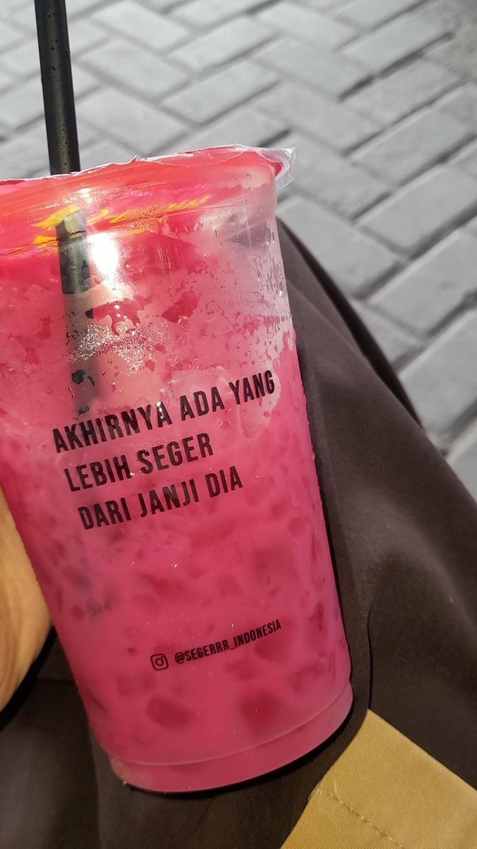 teteh sammy tweet media