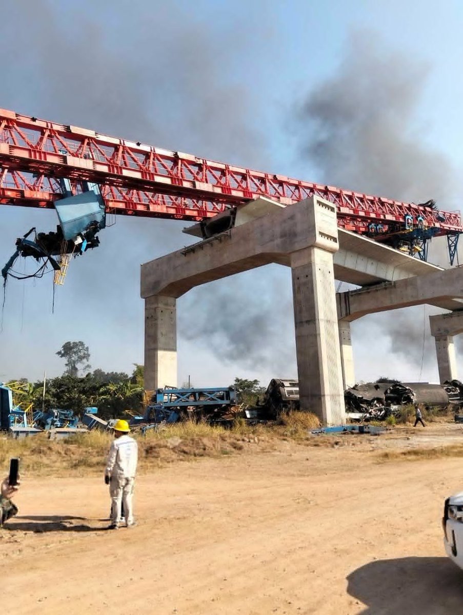 TifFaNy_9member's tweet image. พบสัญญารับเหมาช่วงเกิดเหตุอยู่ภายใต้การดำเนินงานของ ITD ‘อิตาเลียนไทย’

ภายใต้บริษัทอิตาเลียนไทยฯนี้การรับเหมาที่ผ่านมามี

- เหตุตึก สตง.ถล่ม ITD ร่วมกับบริษัท China Railway
- คานด่วนพระราม 3-ดาวคะนอง ถล่ม
- คานสะพานพระราม 2 ถล่ม
- ล่าสุด #เครนถล่ม ทับ #รถไฟ

#โหนกระแส