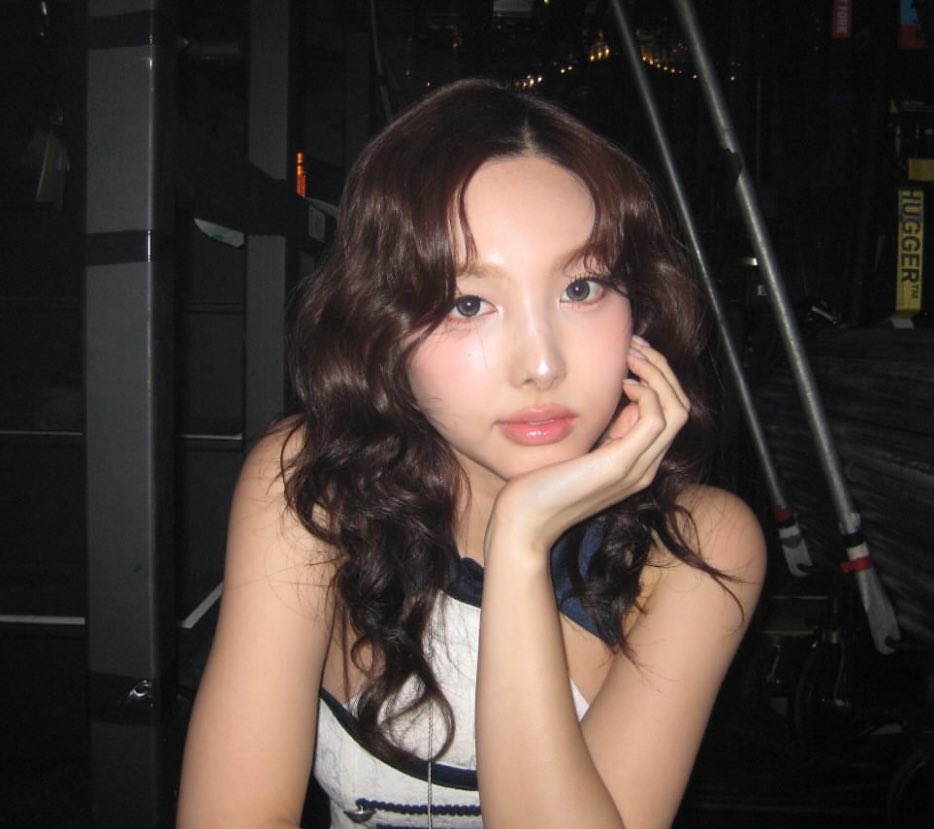 ✮ (@imnayeonsy) on Twitter photo 