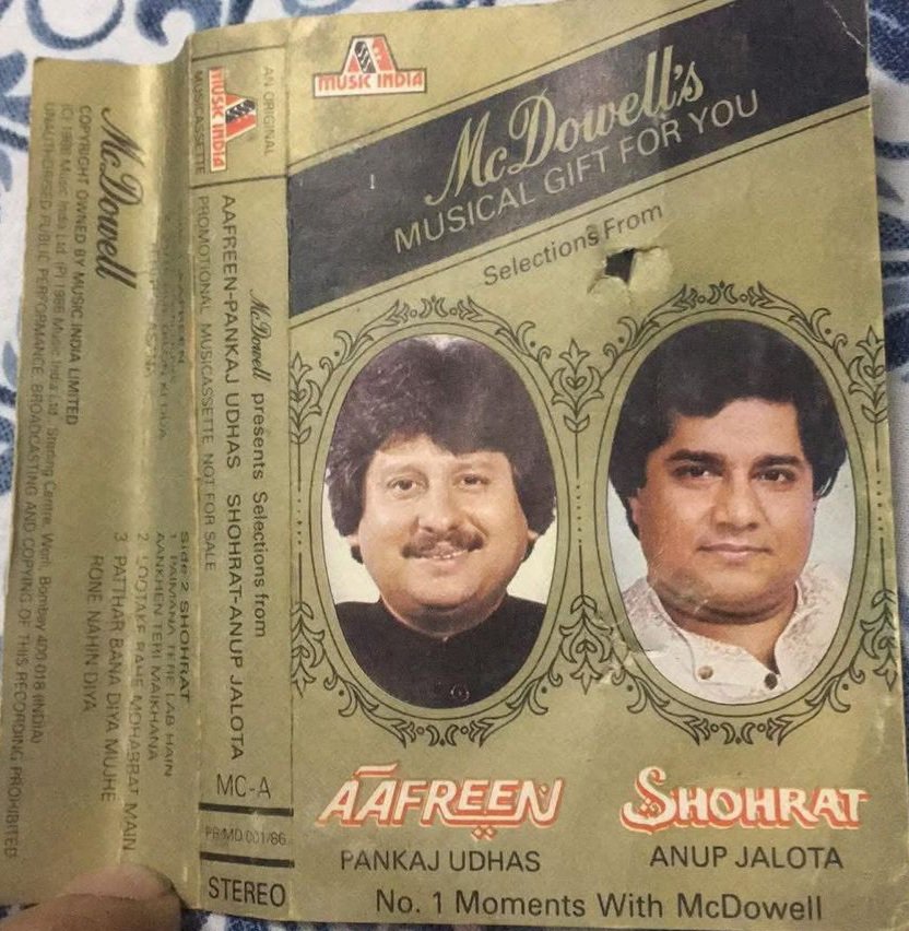 anupjalota's tweet image. A treasured memory from the golden era of ghazals 🎶
Sharing space with the soulful Pankaj Udhas ji - Afreen &amp;amp; Shohrat, moments that still echo in hearts. Grateful for timeless music and everlasting love from listeners. ✨
#GoldenEra #GhazalLegends #PankajUdhas #AnupJalota