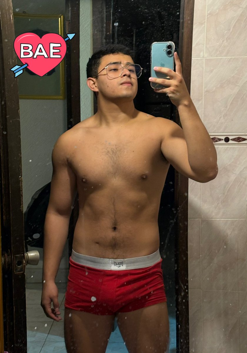 misma foto sólo calzones diferentes