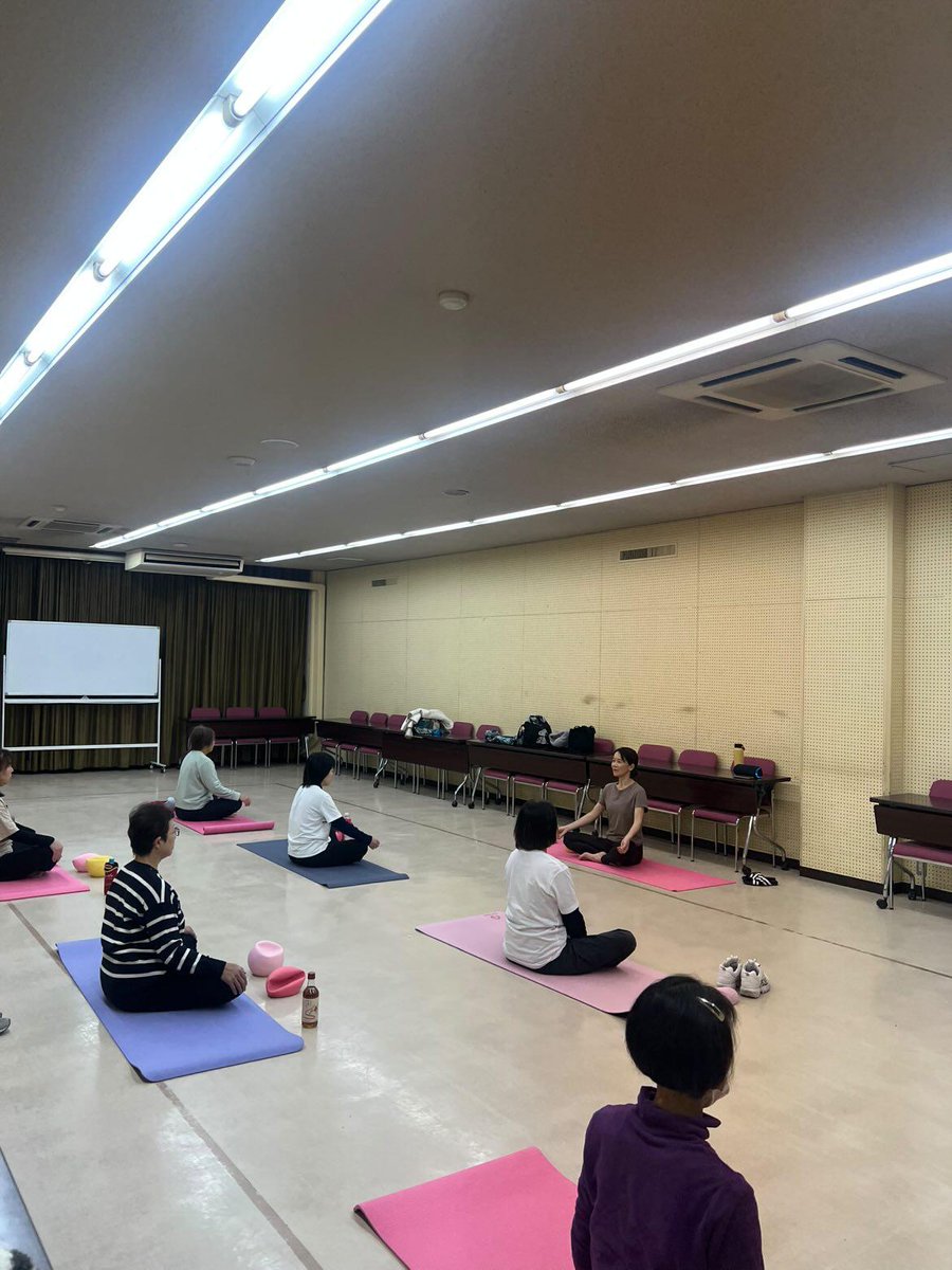 hashima_shimin's tweet photo. 羽島市民会館では、毎週月曜日（祝日はお休み）にピラティス教室を行っています。 皆さんの参加をお待ちしております。 お友達を誘って是非来てください✨ https://t.co/uLwQwp7mM5