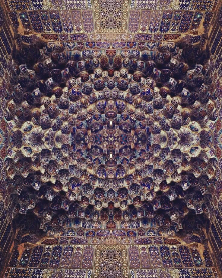 HerodotusWave's tweet image. Stunning ceiling of the Fatima Masumeh Shrine.