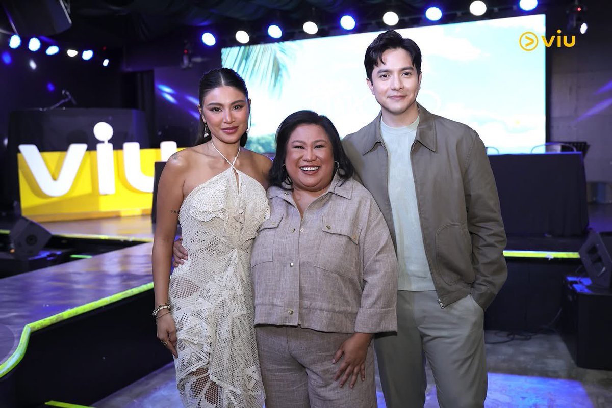 NaddictsOfc's tweet image. When we said big, we meant BIG. Here’s a look back at the moment Love, Siargao became a reality. Ready for a little Siargao magic? 🌊✨

A Viu Original, line-produced by Viva, with media partner GMA. Coming soon only on Viu.

#LoveSiargao #ViuOriginal #NadineLustre…