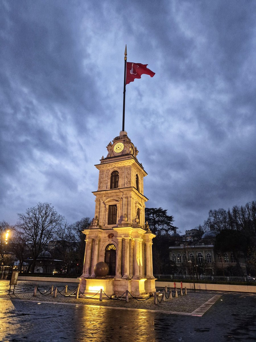 The Nusretiye #Clock #Tower was built in neo-classical style by #Sultan Abdulmecid in #Istanbul . It's located in #Galataport.

allaboutturkey.com/istanbul_castl…
