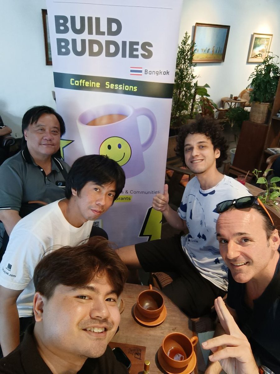 Just back from #Bangkok to meet the Build Buddies, an informal #Web3 meetups powered by Meta Pool, with enthusiasts and builders. 
I met a local dev who recently won a hackathon with a #ReFi product.
#SEA has real energy when it comes to #crypto and web3, an area worth watching🔍
