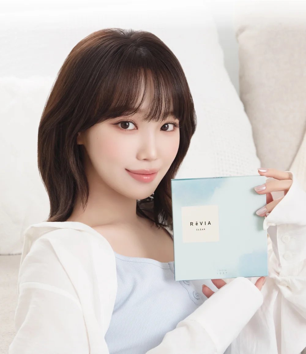 sserapics's tweet image. LE SSERAFIM's Kim Chaewon is the new official muse for Japanese contact lens brand ReVIA!