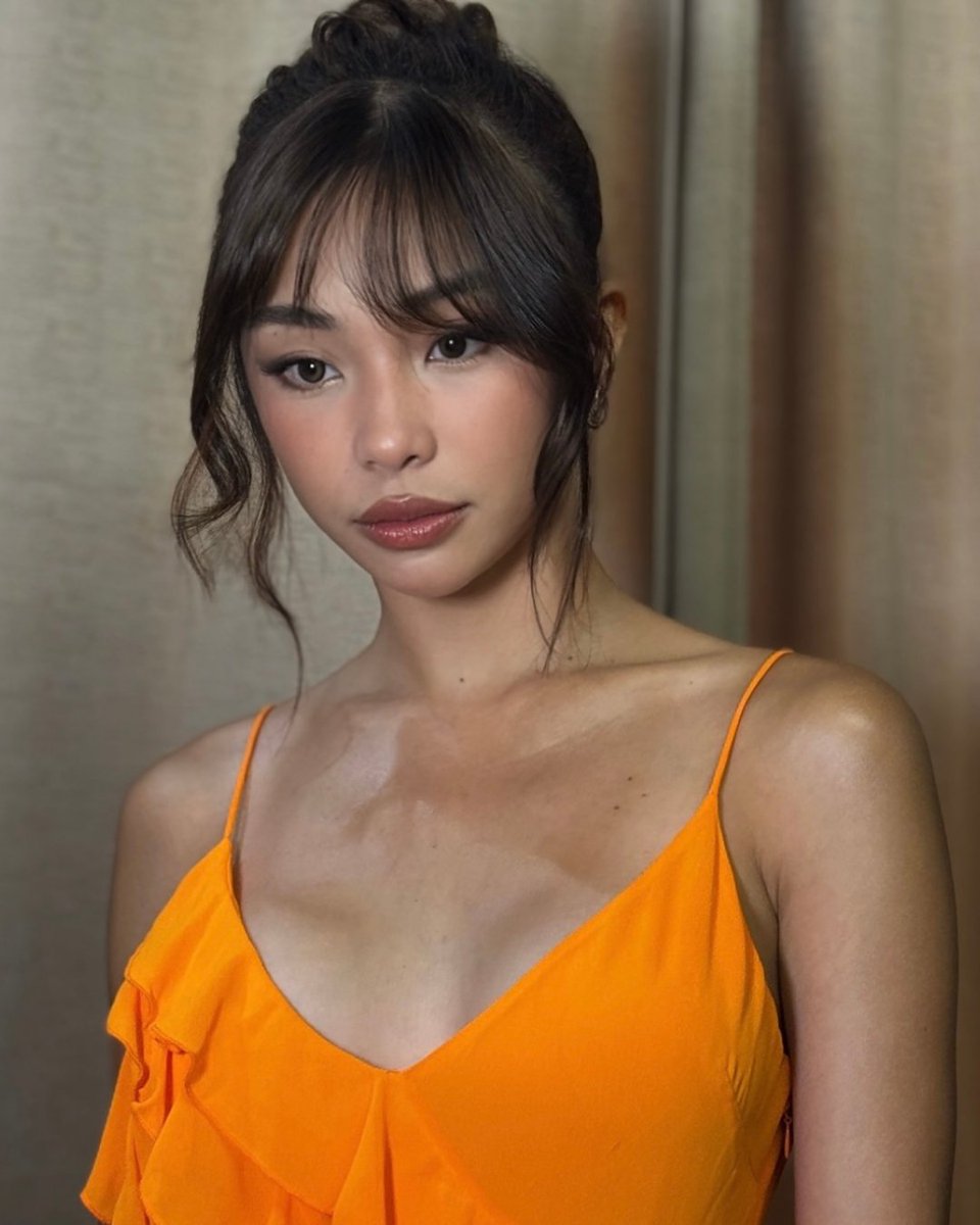 PEPalerts's tweet image. Maymay Entrata believes makeup is a form of self-care, with lipstick playing a key role in boosting confidence and self-expression. For her, a simple beauty routine helps enhance natural features and sets a positive, empowered mindset.

Read: tinyurl.com/5ypujkmw