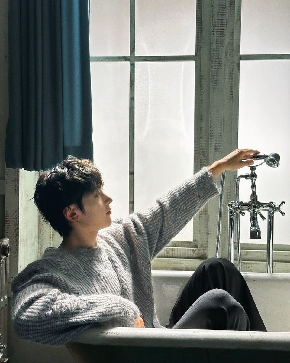 𝙴ncerrado en el baño para que nadie me vea llorando por el #𝟚ʼ番ꕀ𝔄nn𝕚𝑣ersa͟r𝕪 🎂♡ de esta hermosa casita ʕ •ᴥ•ʔ y en nombre de todos los colorcitos, les deseamos lo mejor y que tengan muchas más #𝐛unn𝕚esᲘ𐑼o𝖉𝕪sse𝕪 !

#𝚑𝕚ro͞no’𝚜 𓇺 cy͞ɐn 본질♥︎!