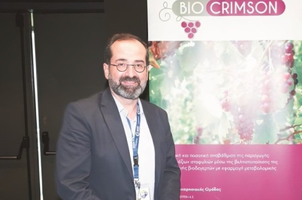 ntalaoura's tweet image. Μάρκος Λέγγας: Ο γαλάζιος περιφερειακός Σύμβουλος Πελοποννήσου, πήγε στο Μαξίμου ως τυχαίος αγανακτισμένος αγρότης. 

Δεν πήγε τυχαία. Επιλέχθηκε να πάει από το Μαξίμου. 
Τι αιτήματα έχει ο έμπορας; 
Θέλει να αυξήσει τις τιμές στο ράφι; 

Όξω λαμόγια