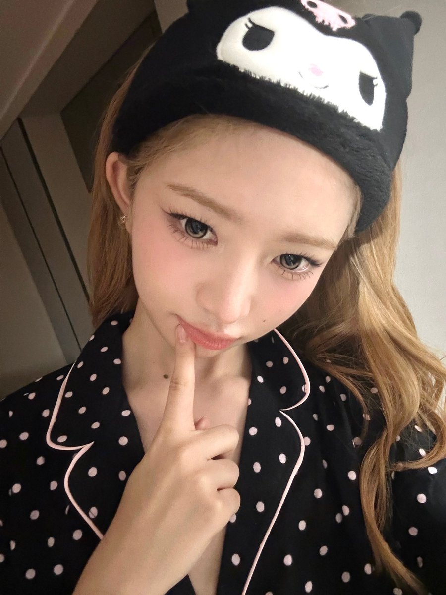 IVE_twt's tweet image. 둘 다 좋다는 사실…🎀🖤

#IVE #아이브 #REI #레이